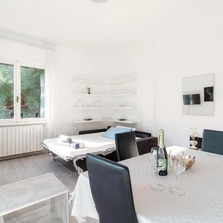 Eye On Stunning View! Apartment
